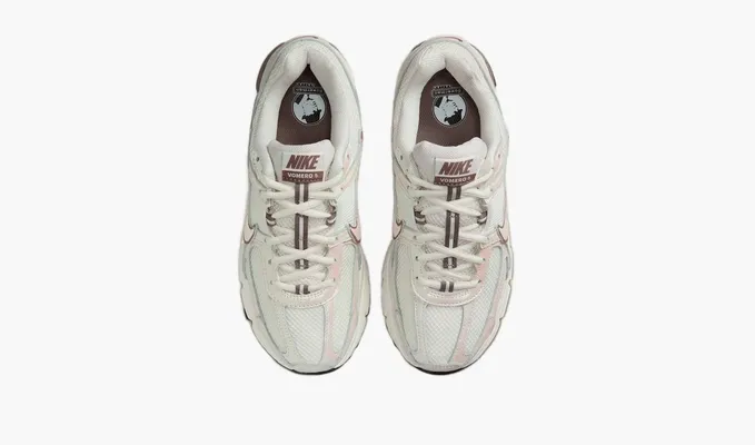 Кроссовки Nike Zoom Vomero 5 WMNS «Sail Mink Brown Black» kremovye