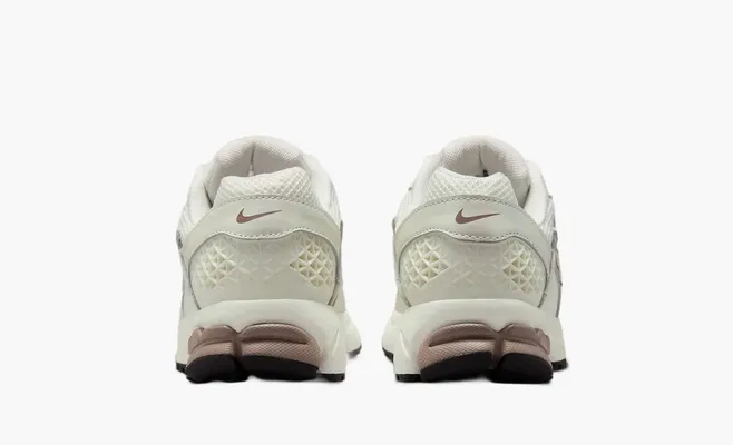 Кроссовки Nike Zoom Vomero 5 WMNS «Sail Mink Brown Black» kremovye