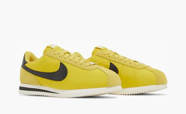 Кроссовки Nike Cortez WMNS «Vivid Sulfur» zhyeltye