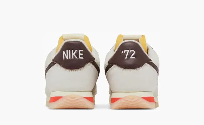 Кроссовки Nike Cortez 23  WMNS 23 «Light Orewood Brown» belye