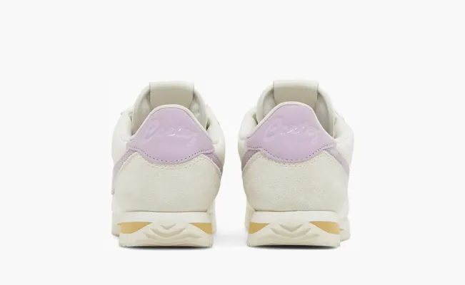 Кроссовки Nike Cortez SE WMNS «Sail Iced Lilac» kremovye
