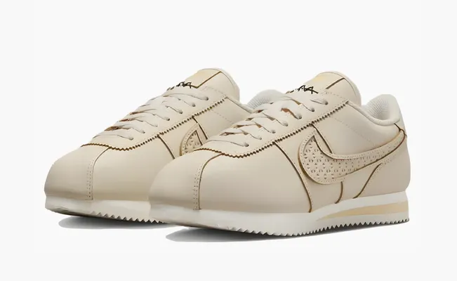 Кроссовки Nike Cortez SE WMNS «World Make Mexico» bezhevye