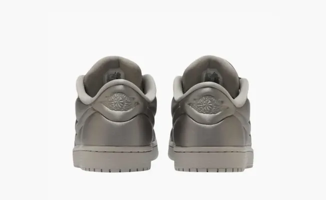 Кроссовки Air Jordan 1 Low Method of Make WMNS «Satin Grey» serye
