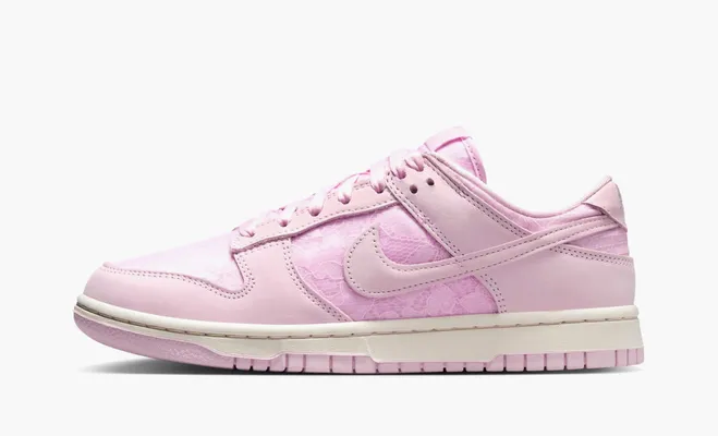 Кроссовки Nike Dunk Low WMNS «Lace Pack - Regal Pink» rozovye