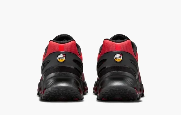  Nike Air Max DN8  «Black Bright Crimson» krasnye 