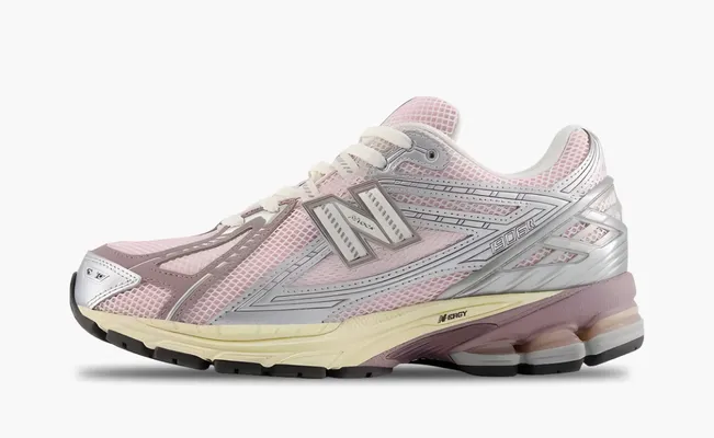 Кроссовки New Balance 1906R «Pastels Silver Pink» rozovye