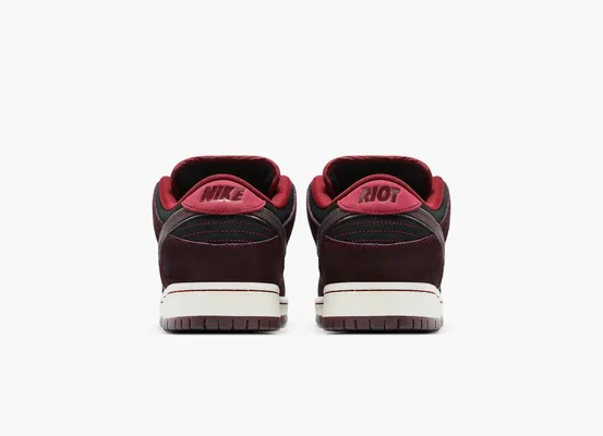 Кроссовки Nike Dunk Low Pro SB QS x RIOT Skateshop «Mahogany Dark Beetroot» bordovye