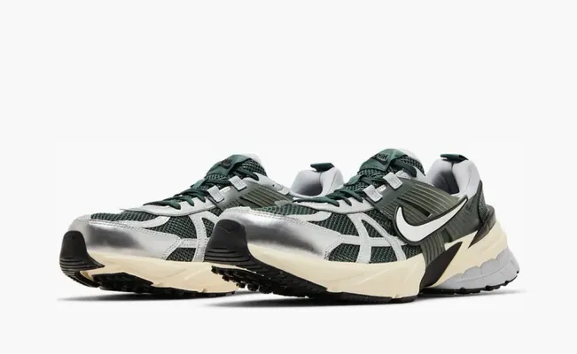 Кроссовки Nike V2K Run «Vintage Green» zelyenye