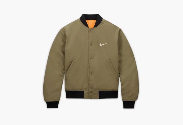  Stussy x Nike Reversible Varsity Jacket «Medium Olive/Bright Mandarin» zelyenye