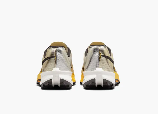 Кроссовки Nike Kiger 10 «Lightning Medium Ash» желтый
