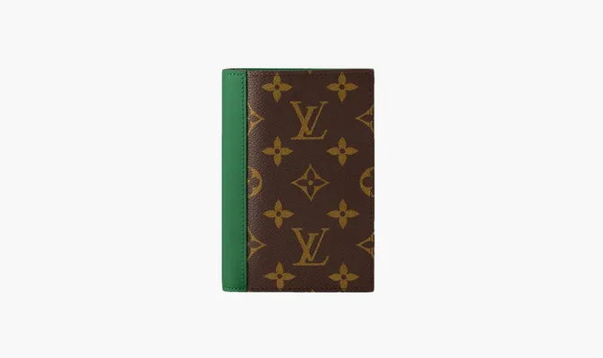 Louis Vuitton Louis Vuitton Passport Cover Monogram Macassar Canvas «Vert» korichnevye