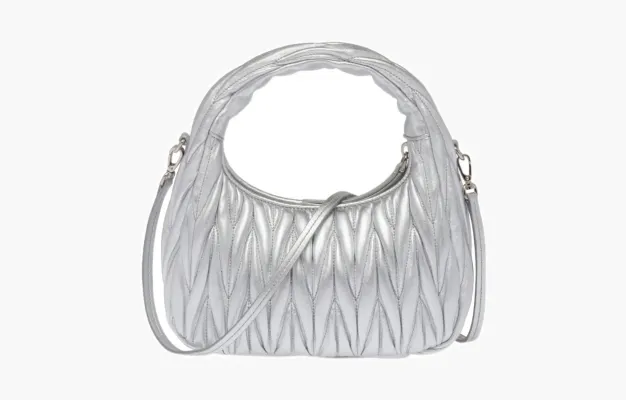 Сумки Miu Miu Wander matelassé nappa leather hobo bag «Silver» серебряный