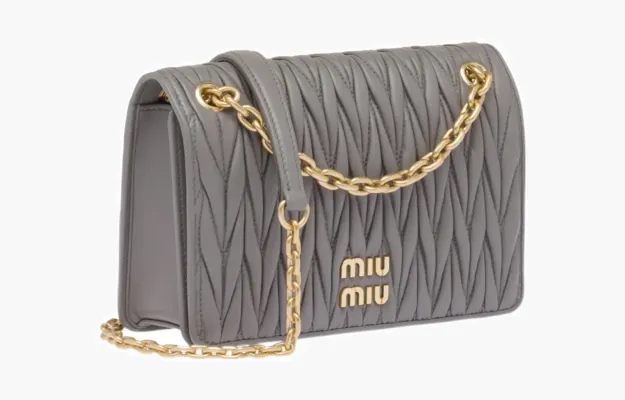 Сумки Miu Miu Matelassé Shoulder Bag «Grey» серый
