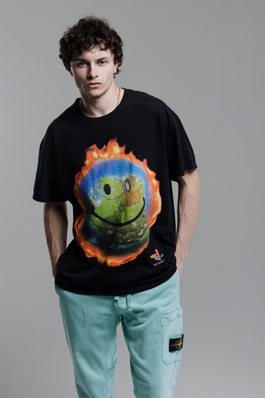 Уличная мода в новом свете: Stone Island и Nike в ярком городском образе